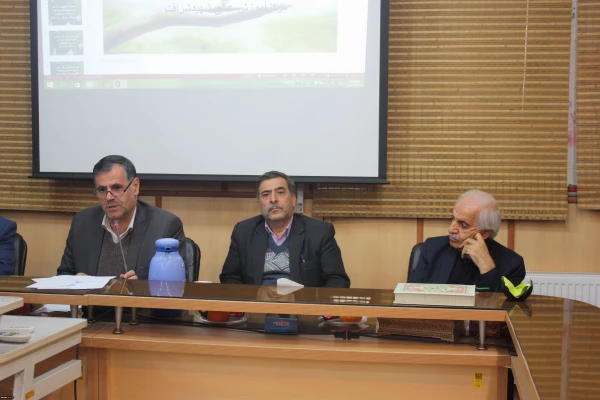 نشست علمی تخصصی چیستی ، چرایی برنامه معلم پژوهنده  با واکاوی تجارب در ایران ،

 با حضور اساتید و جمعی از علاقه مندان در مرکز آموزش عالی شهید شرافت برگزار گردید. 2