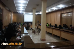 با حضور اساتید و جمعی از علاقه مندان در مرکز آموزش عالی شهید شرافت برگزار گردید:

نشست علمی تخصصی چیستی ، چرایی برنامه معلم پژوهنده  با واکاوی تجارب در ایران 3