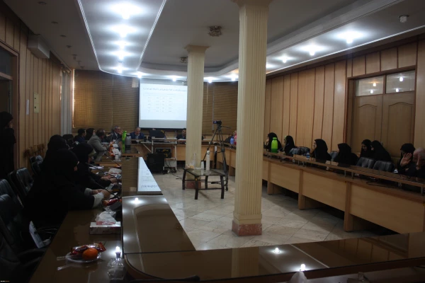 با حضور اساتید و جمعی از علاقه مندان در مرکز آموزش عالی شهید شرافت برگزار گردید:

نشست علمی تخصصی چیستی ، چرایی برنامه معلم پژوهنده  با واکاوی تجارب در ایران 3